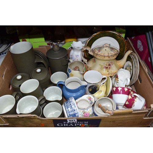 927 - FOUR BOXES AND LOOSE CERAMICS AND GLASSWARE, to include a Denby 'Chevron' pattern coffee set, a boxe... 