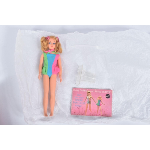 72 - A BOXED MATTEL DRAMATIC NEW LIVING SKIPPER DOLL, No.1117, appears complete and in very good conditio... 