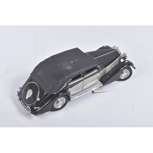 80 - THREE FRANKLIN MINT DIECAST MODEL VEHICLES, to include a 1939 Maybach Zepplin, a 1925 Rolls Royce Si... 