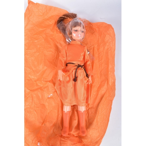 115 - TWO BOXED 1971 IDEAL CRISSY DOLLS, the first a Movin'... Groovin' Crissy, 1082-7, orange dress light... 