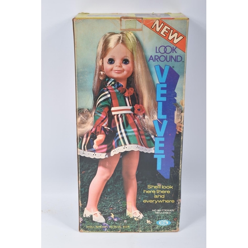 118 - TWO BOXED 1972 IDEAL 'NEW' LOOK AROUND DOLLS, the first a Velvet, reference 1093-4, maybe signs of s... 