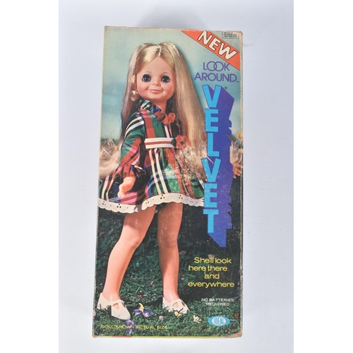 118 - TWO BOXED 1972 IDEAL 'NEW' LOOK AROUND DOLLS, the first a Velvet, reference 1093-4, maybe signs of s... 