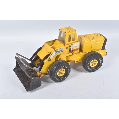 122 - FOUR ITEMS OF MIGHTY TONKA TOYS CONSTRUCTION EQUIPMENT, Mighty Tonka Bulldozer, two articulated Load... 