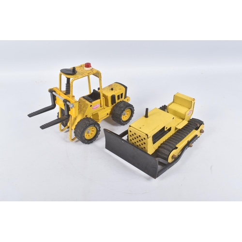 123 - SEVEN ITEMS OF TONKA TOYS CONSTRUCTION EQUIPMENT, two tracked Loading Shovels with rear Ditching Buc... 