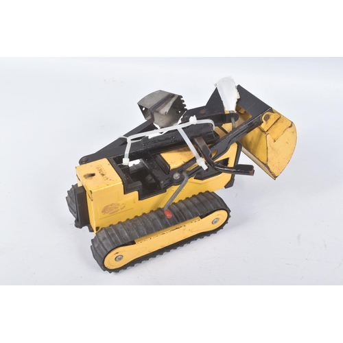 123 - SEVEN ITEMS OF TONKA TOYS CONSTRUCTION EQUIPMENT, two tracked Loading Shovels with rear Ditching Buc... 