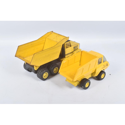 124 - FIVE ITEMS OF TONKA TOYS CONSTRUCTION EQUIPMENT, Bulldozer, two wheeled articulated Loading Shovels,... 