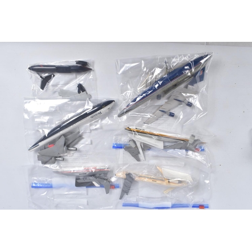 208 - AN ASSORTMENT OF UNBOXED MODEL AIRCRAFTS, each has been put into plastic freezer bags, to include mo... 