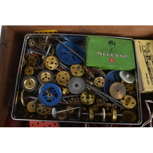 209 - A QUANTITY OF ASSORTED LOOSE MECCANO, mainly red/green and blue/yellow era parts, assorted gears, pu... 