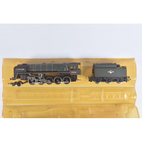 222 - THREE BOXED HORNBY RAILWAYS OO GAUGE B.R. LOCOMOTIVES, 'Britannia' class 'Oliver Cromwell' No.70013 ... 