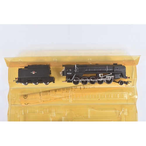 222 - THREE BOXED HORNBY RAILWAYS OO GAUGE B.R. LOCOMOTIVES, 'Britannia' class 'Oliver Cromwell' No.70013 ... 