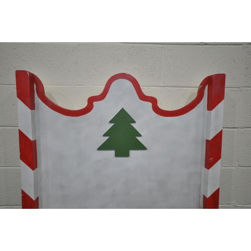 153 - A BESPOKE OVERSIZED PAINTED CHRISTMAS SANTA CLAUS SEAT, width 111cm x depth 84cm x height 180cm, con... 