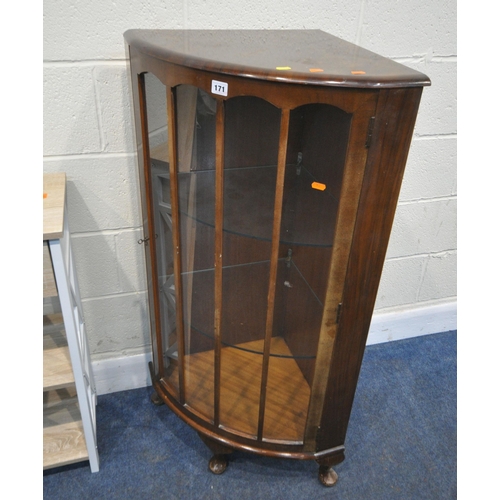 171 - A 20TH CENTURY MAHOGANY CORNER CUPBOARD, with a single glazed door, width 66cm x depth 48cm x height... 