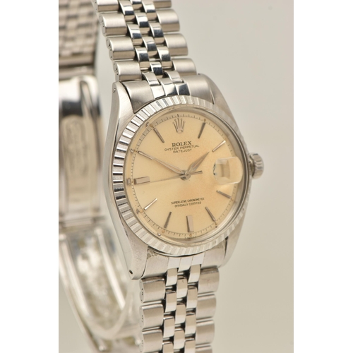 401 - A GENTS 'ROLEX' WRISTWATCH, round silvered dial signed 'Rolex Oyster Perpetual Datejust, Superlative... 