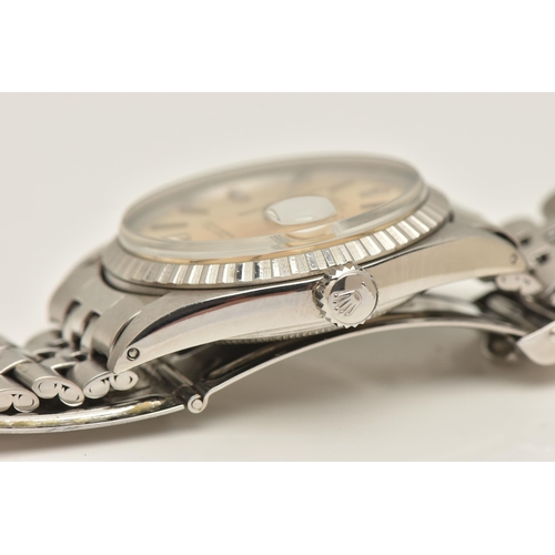 401 - A GENTS 'ROLEX' WRISTWATCH, round silvered dial signed 'Rolex Oyster Perpetual Datejust, Superlative... 