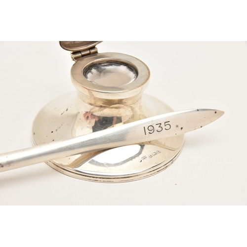 516 - A SILVER DIP PEN AND INKWELL, a silver dip pen engraved 'Telegraph GPO Service' '1935', hallmarked B... 