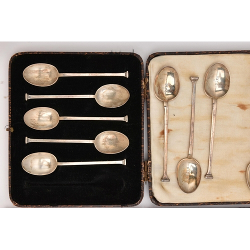 517 - AN ASSORTMENT OF SILVER SPOONS, to include a cased set of six silver teaspoons, an incomplete case o... 