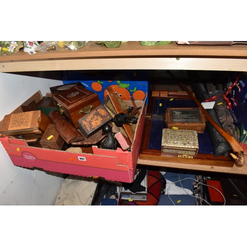 897 - TWO BOXES AND LOOSE VINTAGE TREEN AND SIMILAR to include a Japanese gilded lacquer box with a red in... 