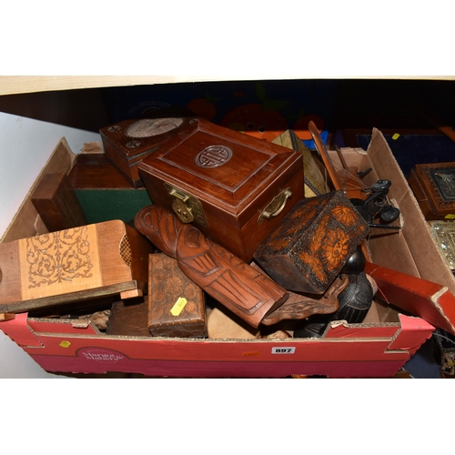 897 - TWO BOXES AND LOOSE VINTAGE TREEN AND SIMILAR to include a Japanese gilded lacquer box with a red in... 