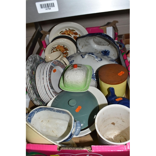 907 - FOUR BOXES AND LOOSE CERAMICS AND KITCHENWARE, to include a T.G Green & Co. Ltd. Gresley yellow kitc... 