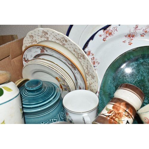 907 - FOUR BOXES AND LOOSE CERAMICS AND KITCHENWARE, to include a T.G Green & Co. Ltd. Gresley yellow kitc... 