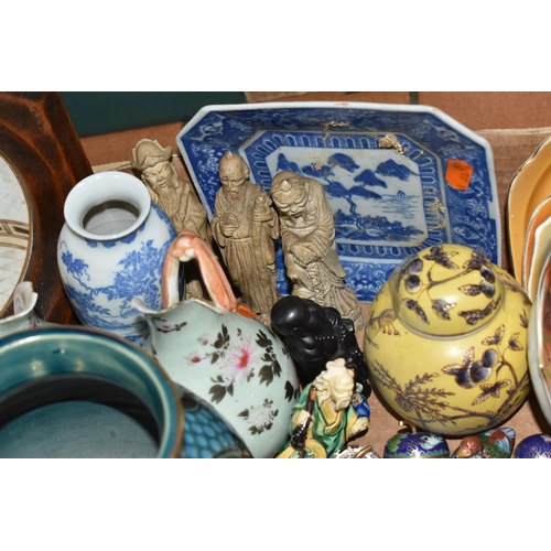 924 - A BOX OF CHINESE AND JAPANESE CERAMICS to include a quantity of cloisonne items comprising a shallow... 