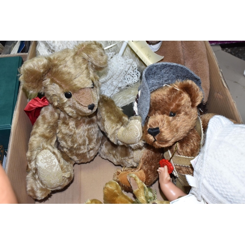 929 - A BOX OF TEDDY BEARS AND DOLLS, ETC, to include a Judy Taylor 'Aunt Eleanor' limited edition 1/1 col... 