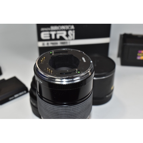 934 - BRONICA MEDIUM FORMAT PHOTOGRAPHIC EQUIPMENT  ETC, comprising of a ETR Si 645 format camera body, AE... 