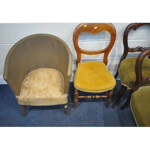 185 - A VICTORIAN MAHOGANY SPOON BACK CHAIR, with buttoned backrest, raised on front cabriole legs, width ... 