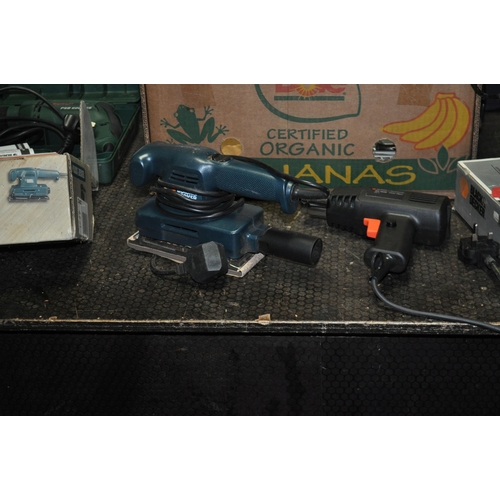 87 - A TRAY CONTAINING POWER TOOLS, including a Black and Decker heat gun in original box (appears unused... 