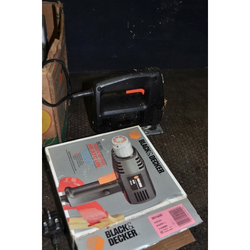 87 - A TRAY CONTAINING POWER TOOLS, including a Black and Decker heat gun in original box (appears unused... 