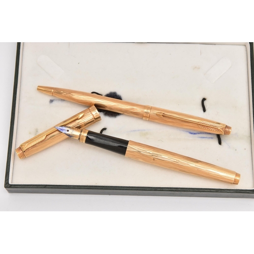 454 - A CASED 'PARKER' PRESIDENTIAL FOUNTAIN AND BALL POINT PEN SET, both stamped with French 18ct gold co... 