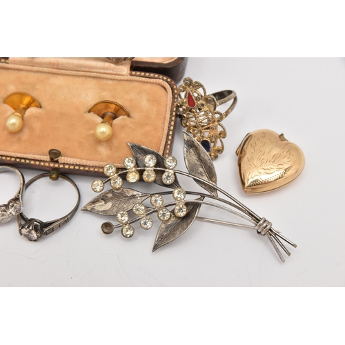 478 - A SMALL BAG OF ASSORTED ITEMS, to include a cased pair of gold plated imitation pearl dress studs, s... 