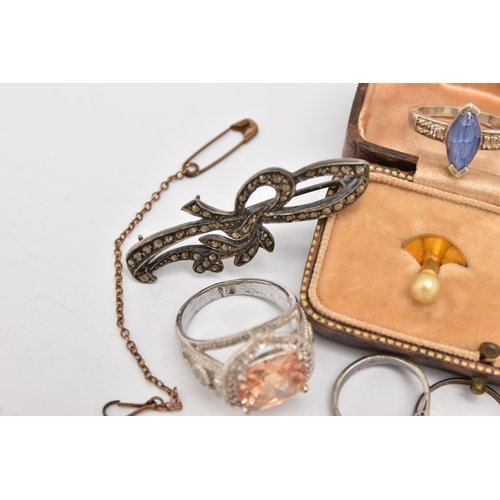 478 - A SMALL BAG OF ASSORTED ITEMS, to include a cased pair of gold plated imitation pearl dress studs, s... 