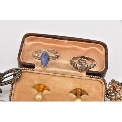 478 - A SMALL BAG OF ASSORTED ITEMS, to include a cased pair of gold plated imitation pearl dress studs, s... 