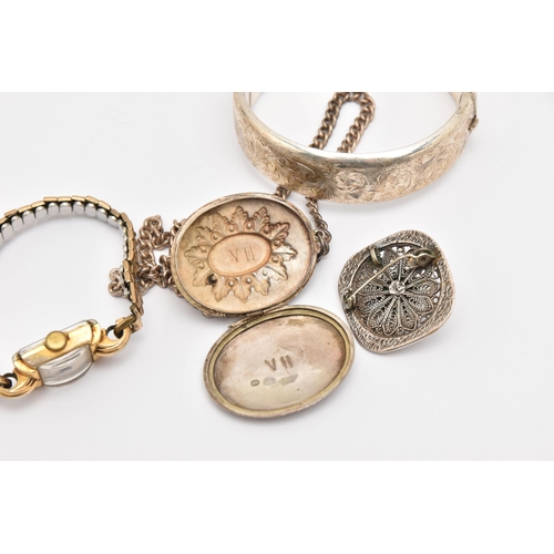 485 - A SELECTION OF JEWELLERY, to include a silver hinged bangle, with foliate pattern, hallmarked Birmin... 