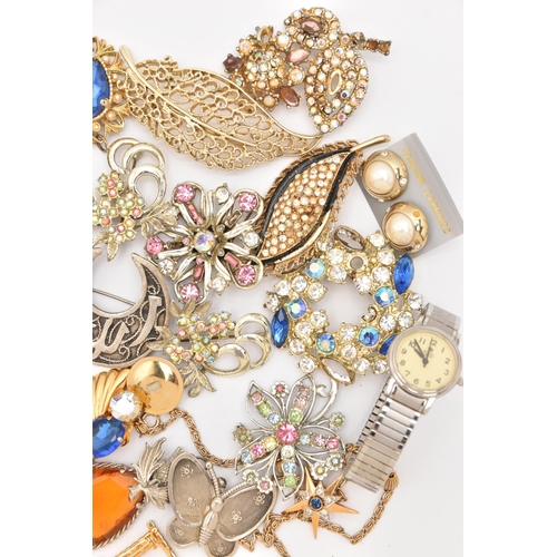 493 - A BAG OF ASSORTED COSTUME JEWELLERY, to include wristwatches, brooches, chains etc