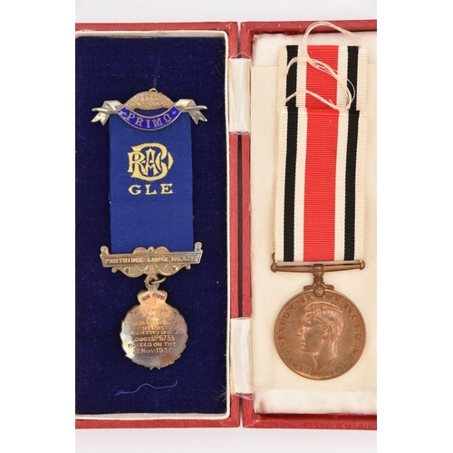 494 - TWO MEDALS, to include George VI 'For Faithful Service In The Special Constabulary', with a red, bla... 