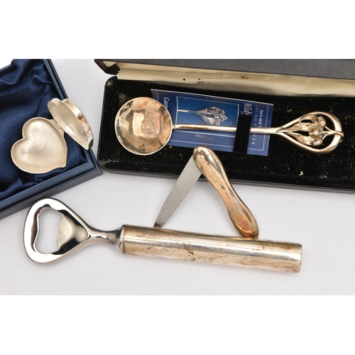 504 - A SELECTION OF SILVER ITEMS, to include a heart shape pill box, hallmarked London, approximate gross... 