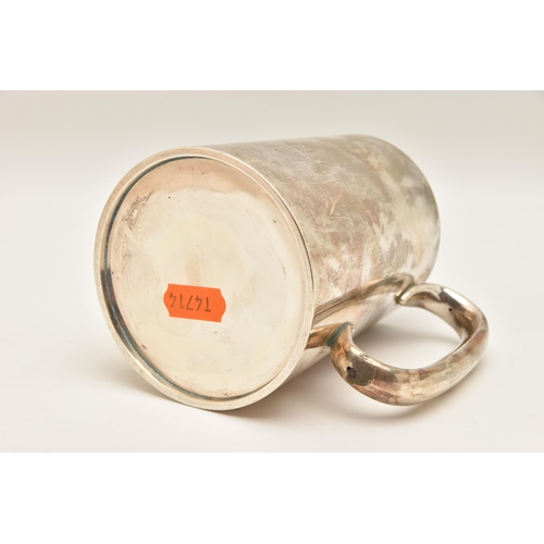 524 - AN EARLY 20TH CENTURY SILVER TANKARD, polished tapered form with C handle, hallmarked 'Wilmot Manufa... 