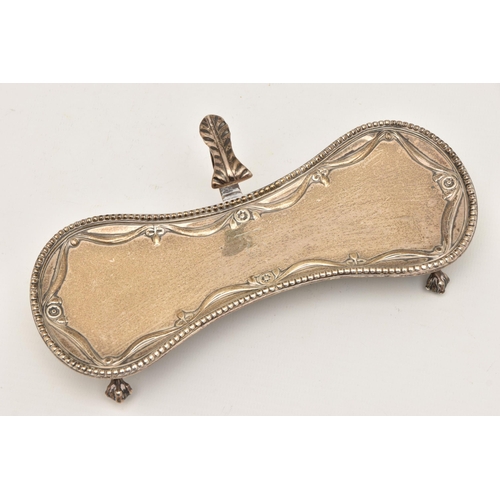 525 - A GEORGE III SILVER CANDLE SNUFFER TRAY, curved tray with beaded rim and worn engraved crest to the ... 