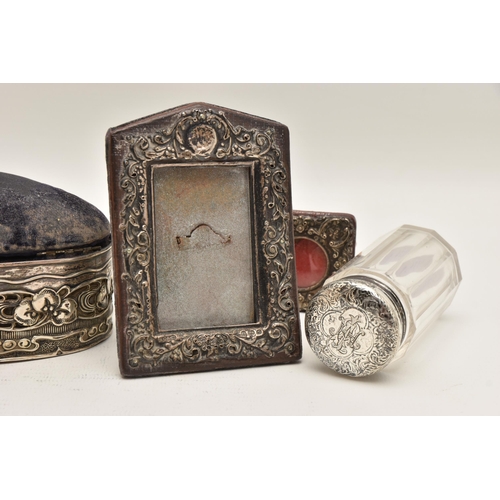 540 - A SELECTION OF SILVER ITEMS, to include an early 20th century jewellery box with pin cushion hinged ... 