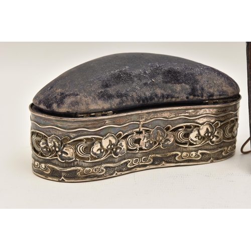 540 - A SELECTION OF SILVER ITEMS, to include an early 20th century jewellery box with pin cushion hinged ... 