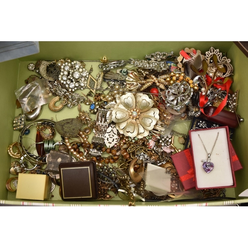 554 - A BOX OF ASSORTED COSTUME JEWELLERY, to include a selection of beaded necklaces, brooches, earrings,... 