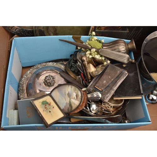 559 - A BOX OF ASSORTED WHITE METAL, to include a cocktail shaker, an ice bucket, an assortment of cutlery... 