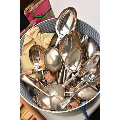 563 - A LARGE ASSORTMENT OF CUTLERY, mixed cutlery pieces some with cases (condition report: used conditio... 