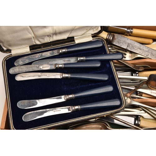 563 - A LARGE ASSORTMENT OF CUTLERY, mixed cutlery pieces some with cases (condition report: used conditio... 