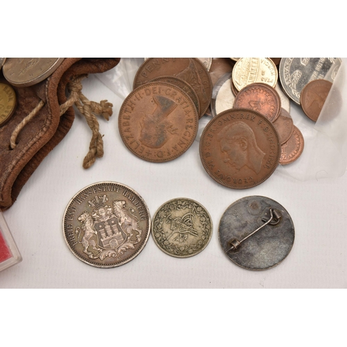 567 - A UNION JACK PLASTIC TUB WITH CONTENTS OF MIXED COINS