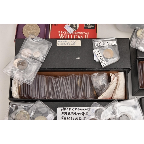 569 - A LARGE PLASTIC TUB OF WORLD COINS, to include an undated 20p coin minted in error, a small box cont... 