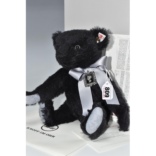 809 - A BOXED STEIFF VICTORIA THE PENNY BLACK BEAR, no 690846, limited edition 790/1819 with certificate, ... 