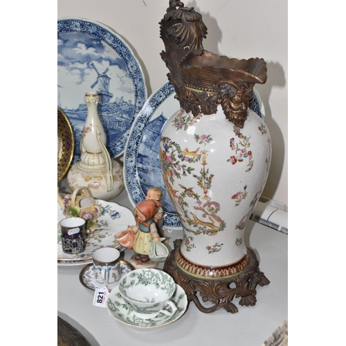 821 - MIXED CERAMICS to include a Mappin and Webb silver mounted Spode coffee can with cobalt blue and gil... 